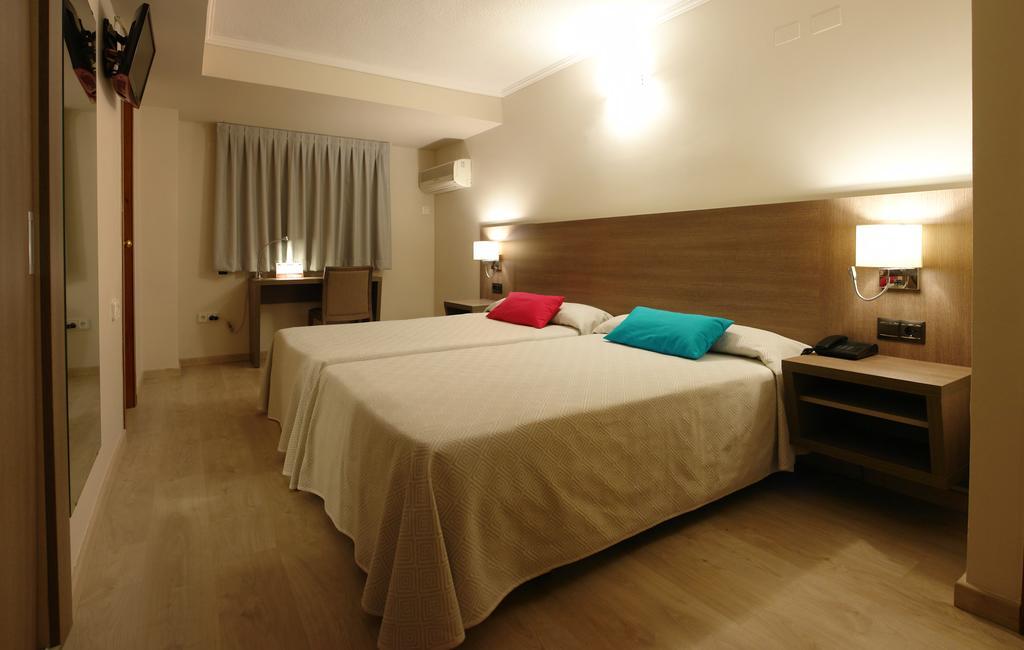 Hotel Avenida Plaza Alzira Δωμάτιο φωτογραφία